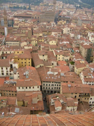 florence-il-duomo-red-roofs-travelnerdplans